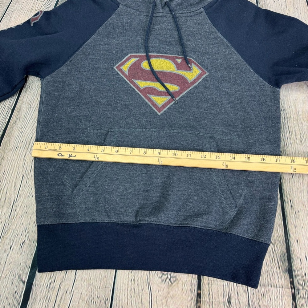 DC Supergirl Jerry Leigh Vtg Y2K 2005 Navy & Gray Graphic Logo Hoodie Size Small - Picture 7 of 12